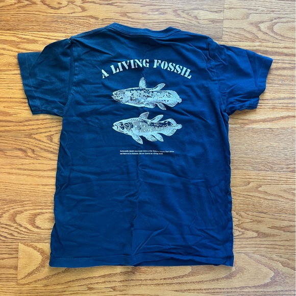 Uniqlo x Discovery Channel UT Shirt - Picture 2 of 2